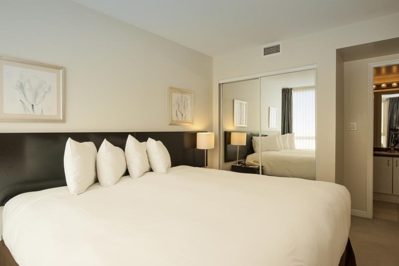 Carmana Hotel & Suites-Canada-VANCOUVER-General view-5