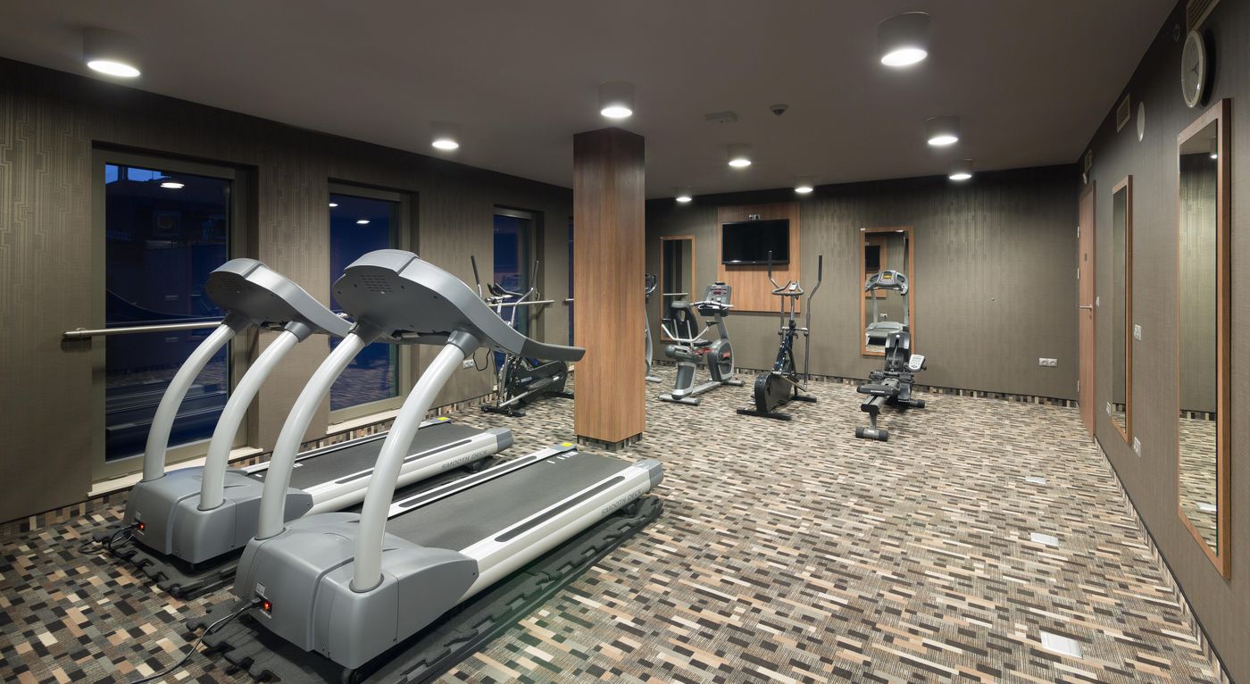 Holiday-Inn-Krakow-City-Centre-Sports-and-Entertainment-64