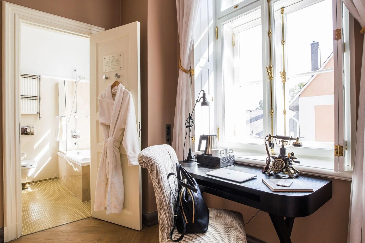 Hotel-Telegraaf--Autograph-Collection-Room-56