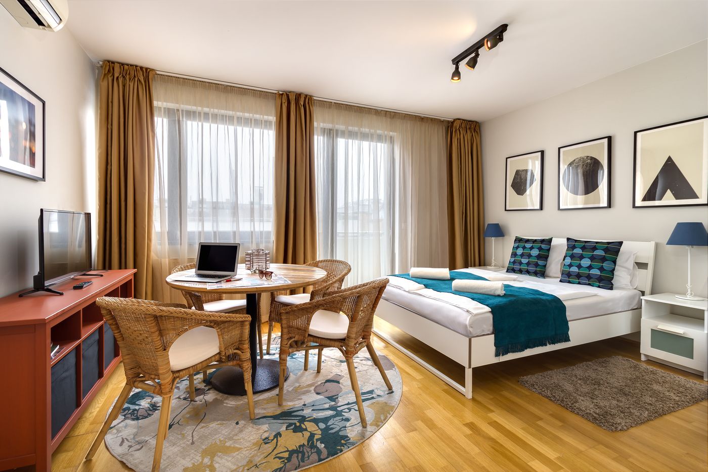 Quality-Point-Apartments-Room-9