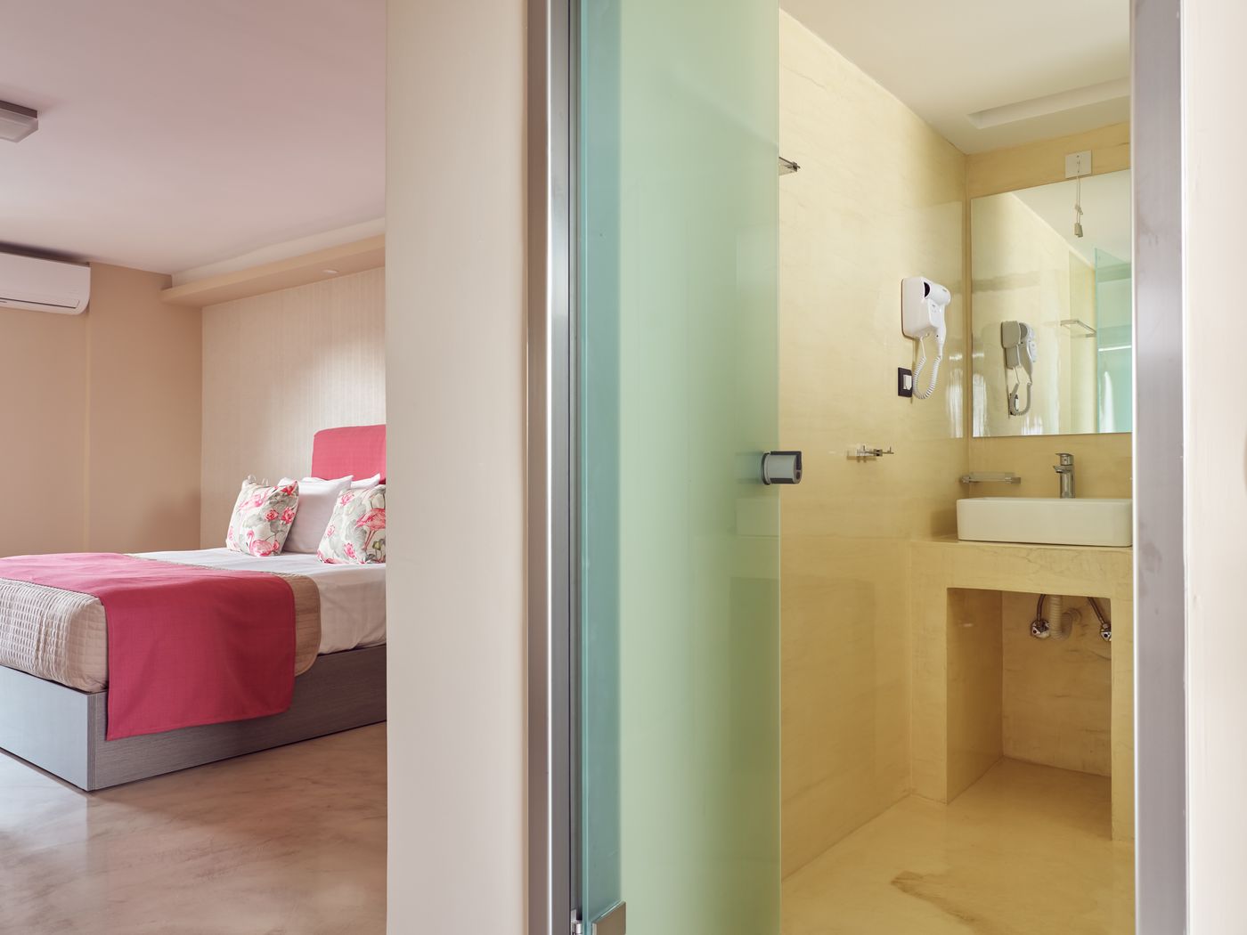 Koukounaria--Hotel---Suites-Room-25