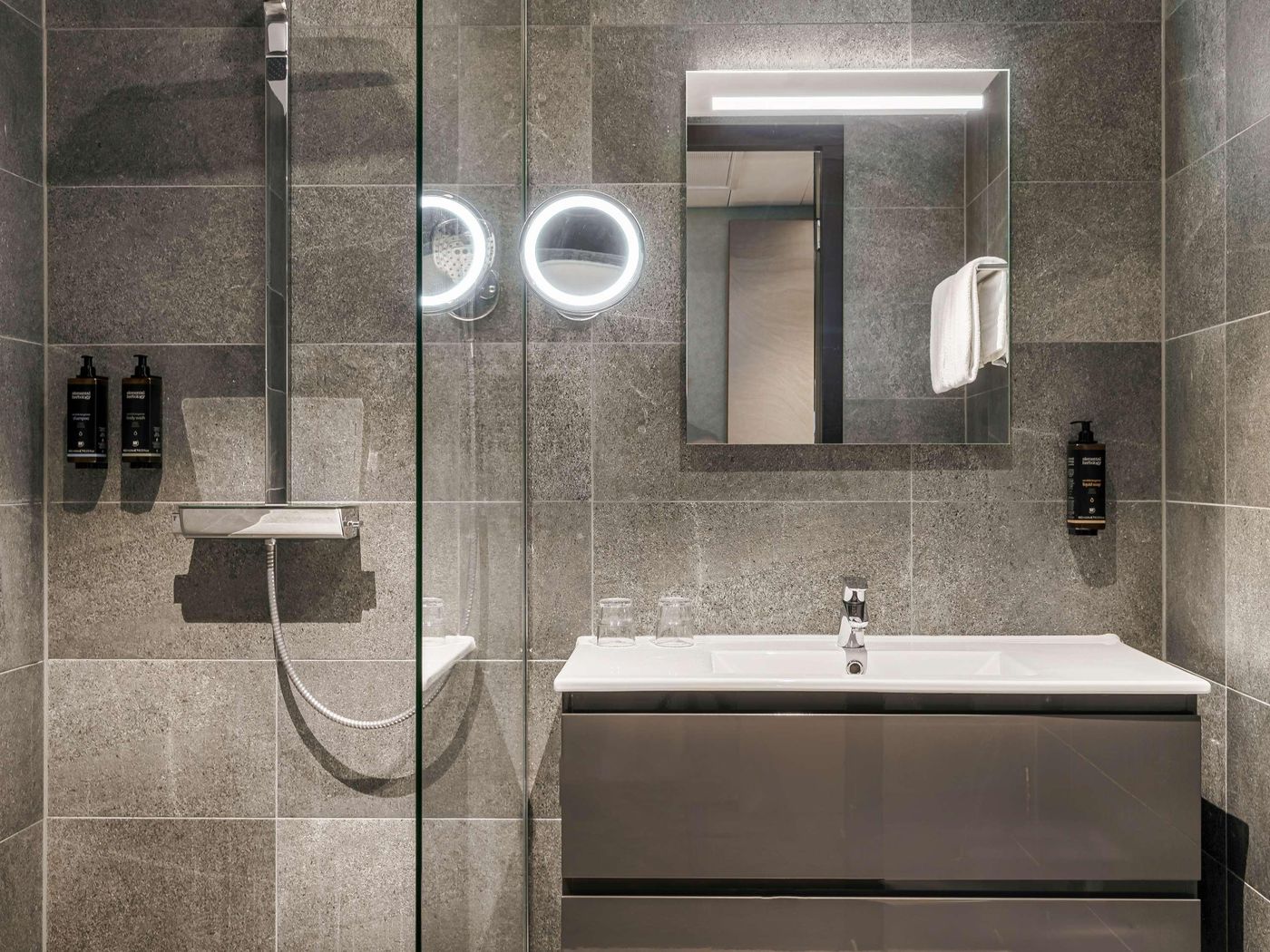 Mercure-Hotel-Amsterdam-Sloterdijk-Station-Room-48