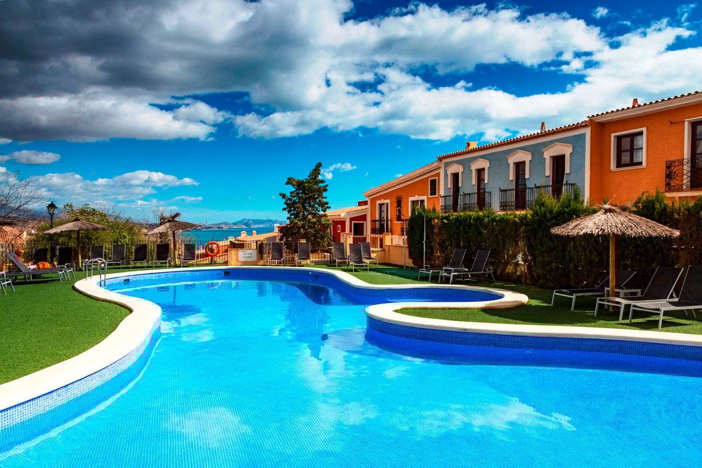 Pueblo-Acantilado-Pool-2