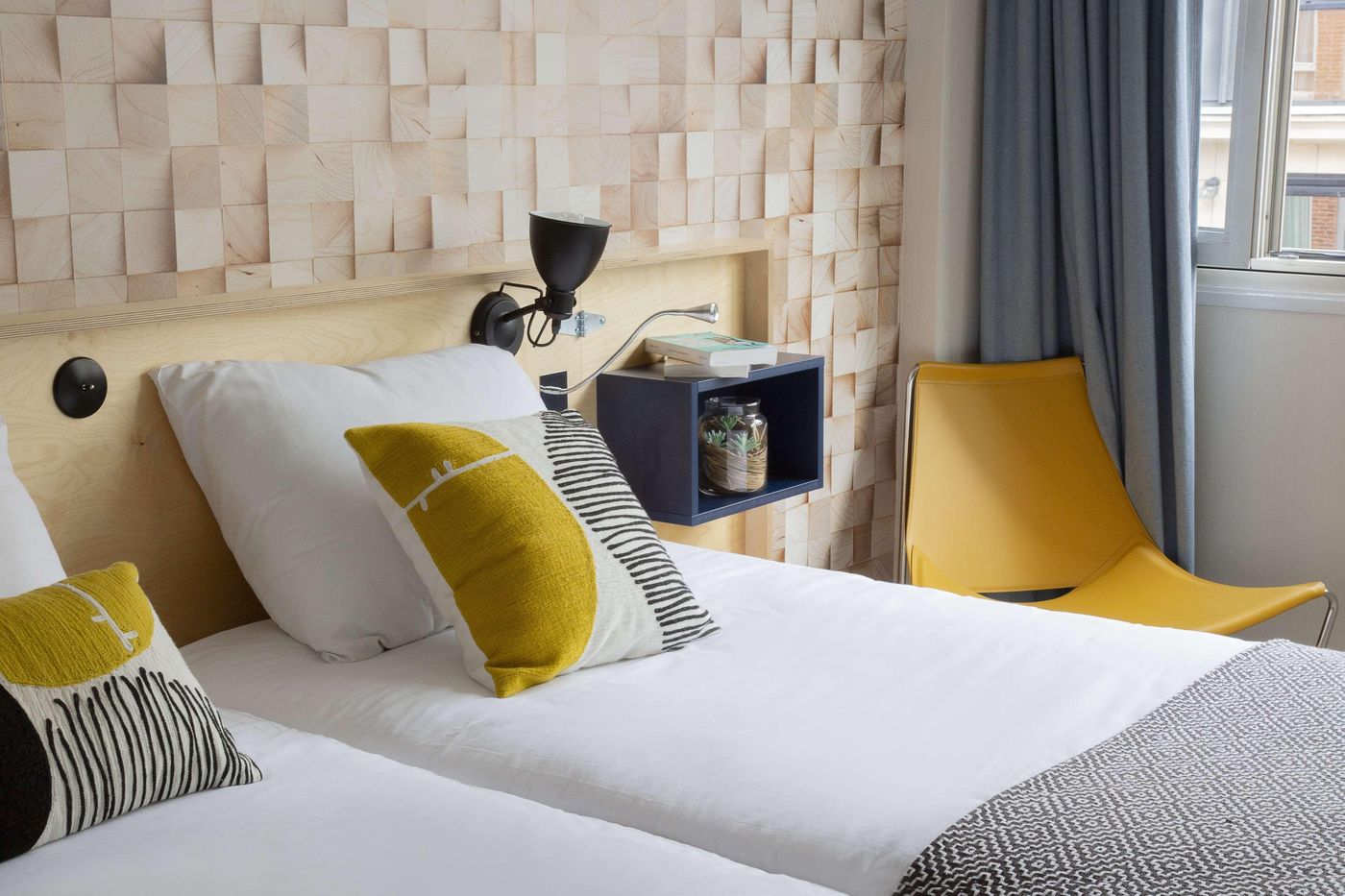 Hotel-Bootcamp-Room-5