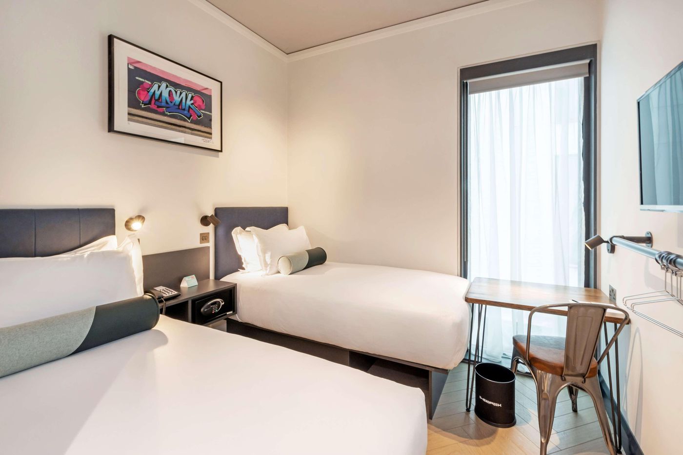 Hendrick-Smithfield-Room-10