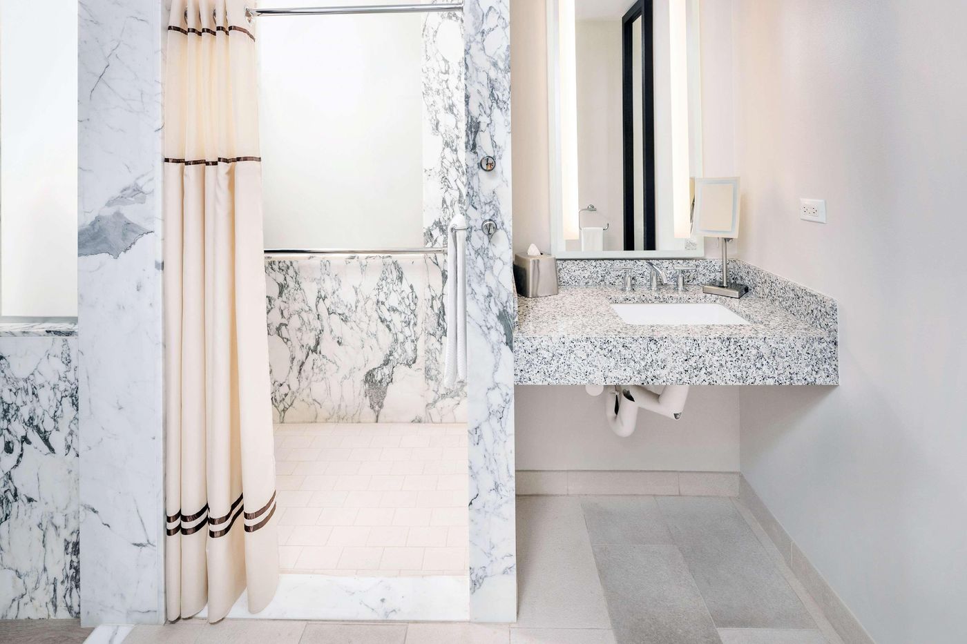 Hilton-Club-West-57th-Street-New-York-Room-36