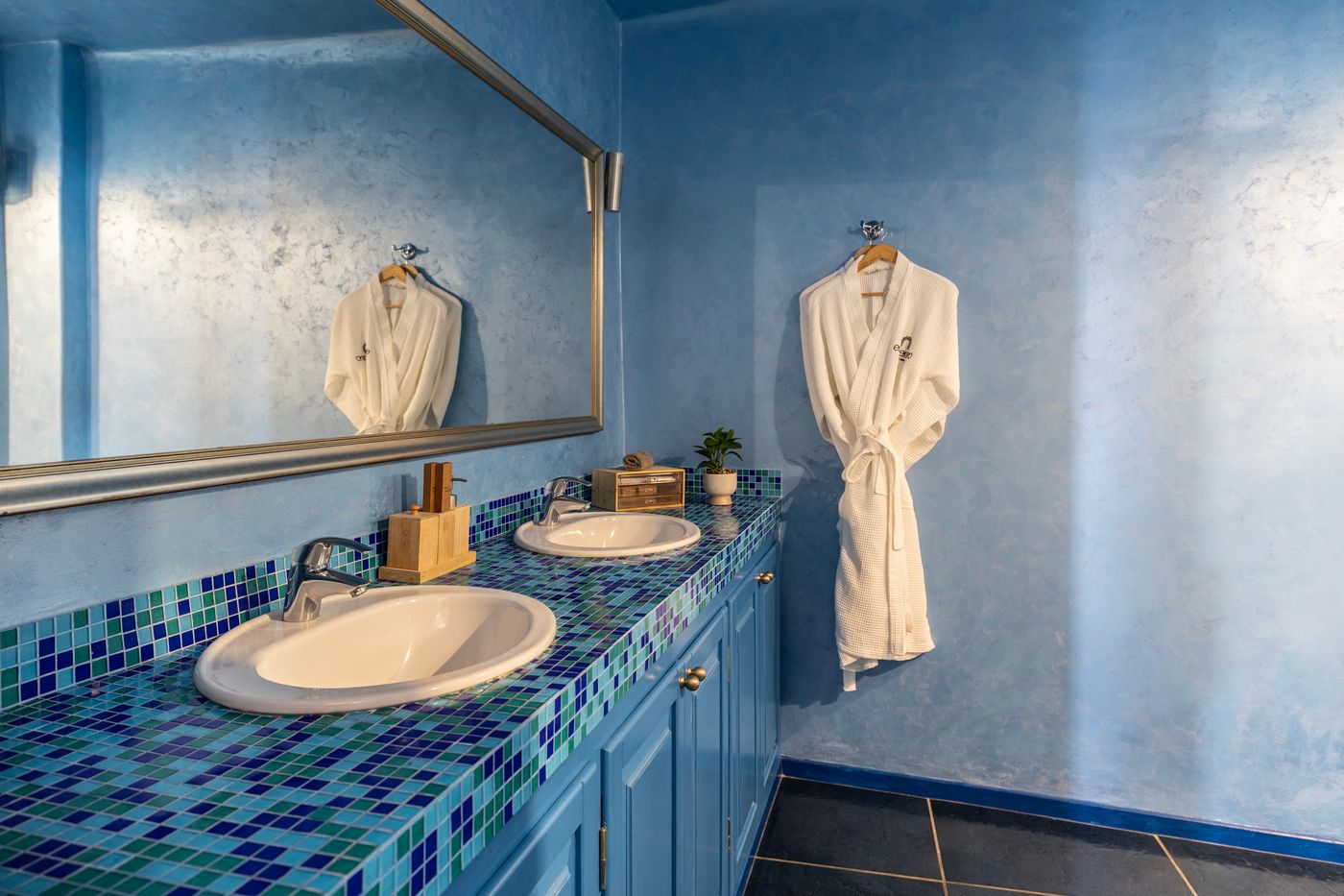 El-Verano-Collection-Santorini-Room-82