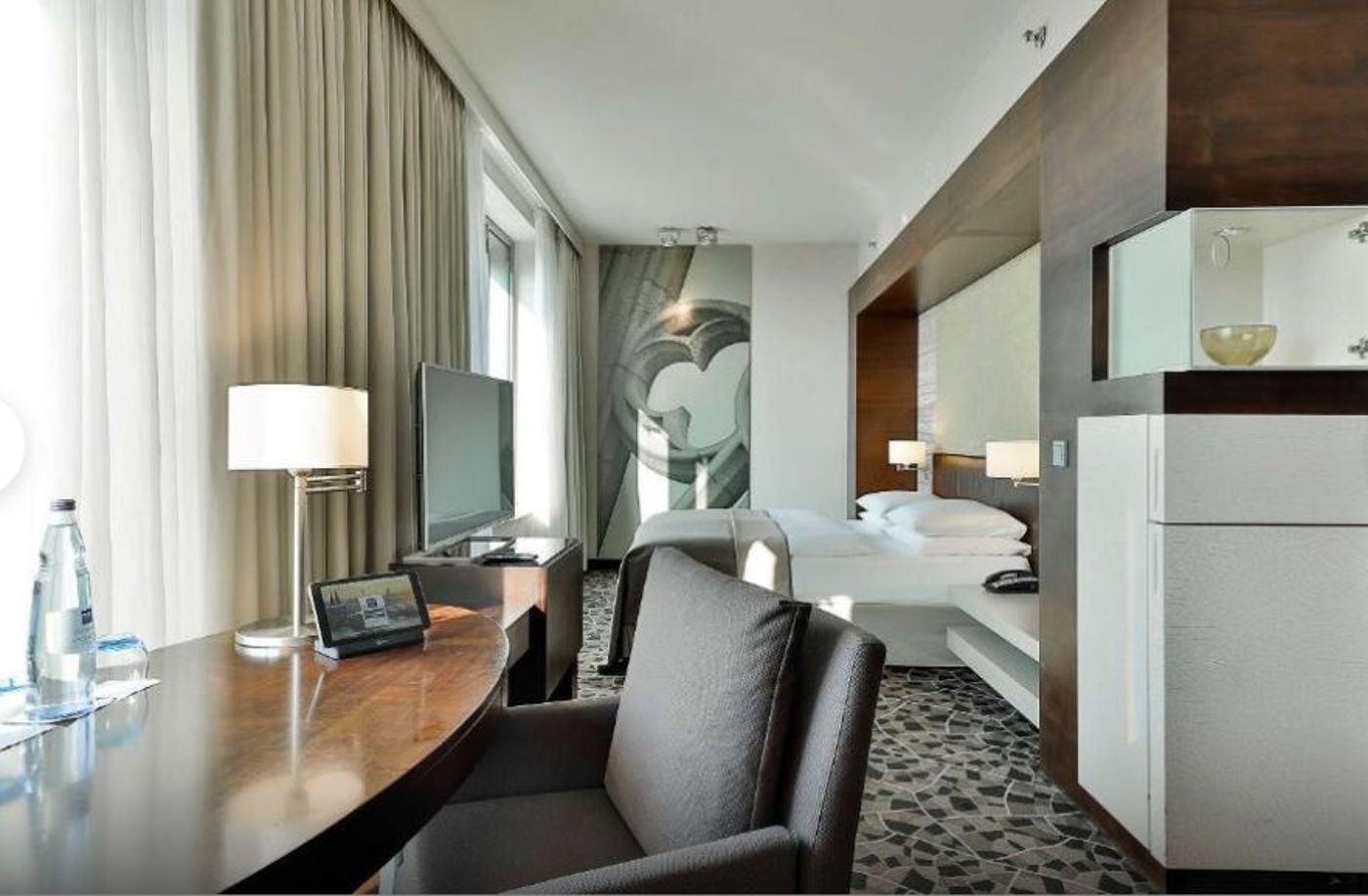 Dorint-Hotel-am-Heumarkt-Koln-Room-20