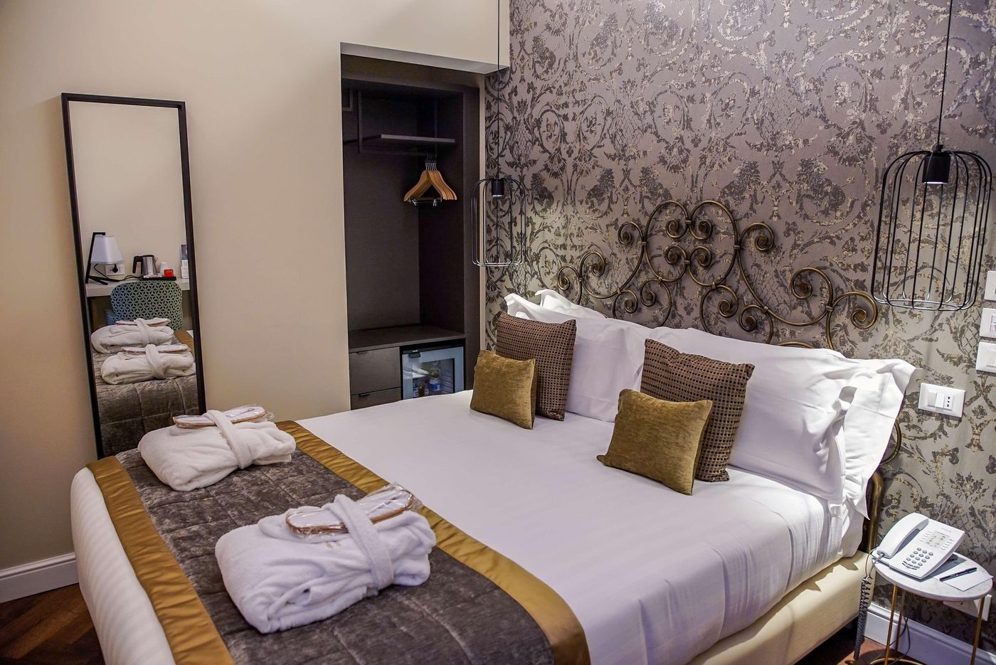 CHC-Continental--BW-Premier-Collection-Room-24