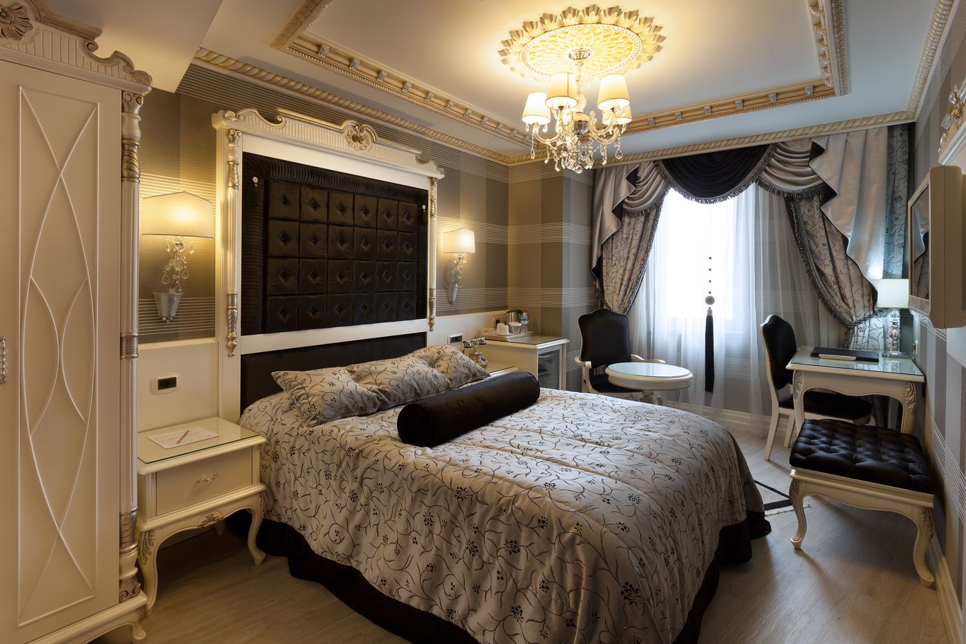 Ottoman-s-Life-Hotel-S-Class-Room-13