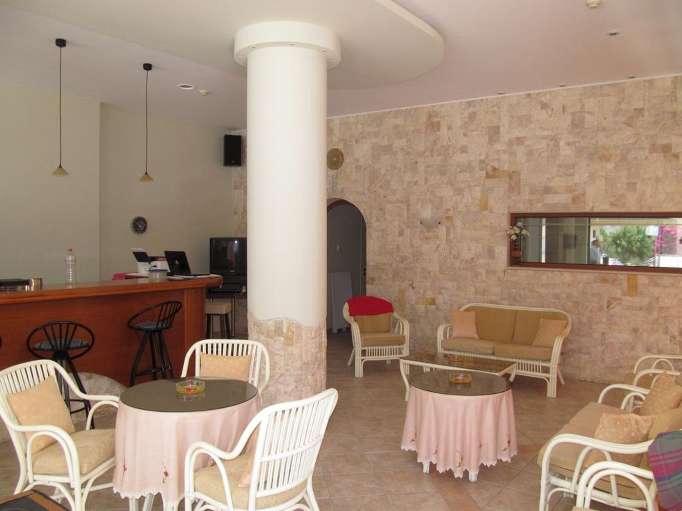 Arcadi Hotel