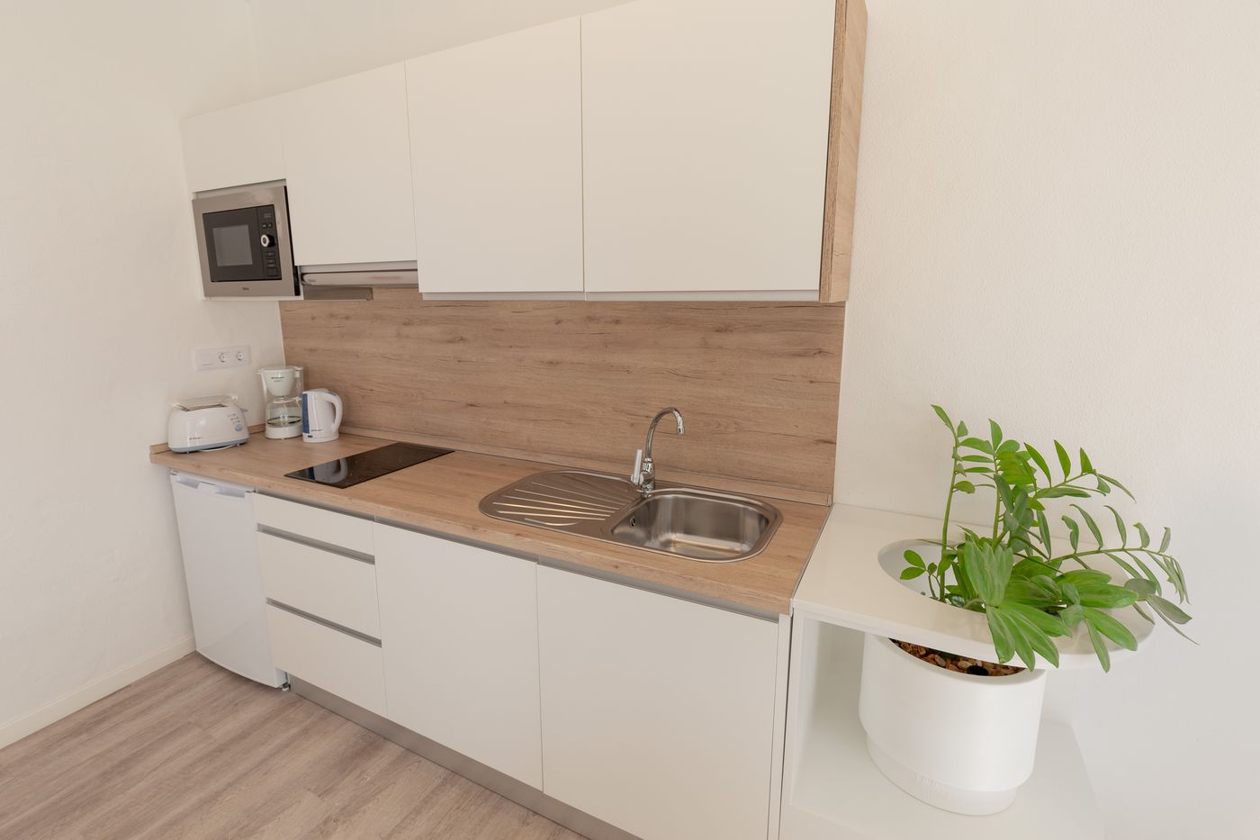 R2 Maryvent Apartments