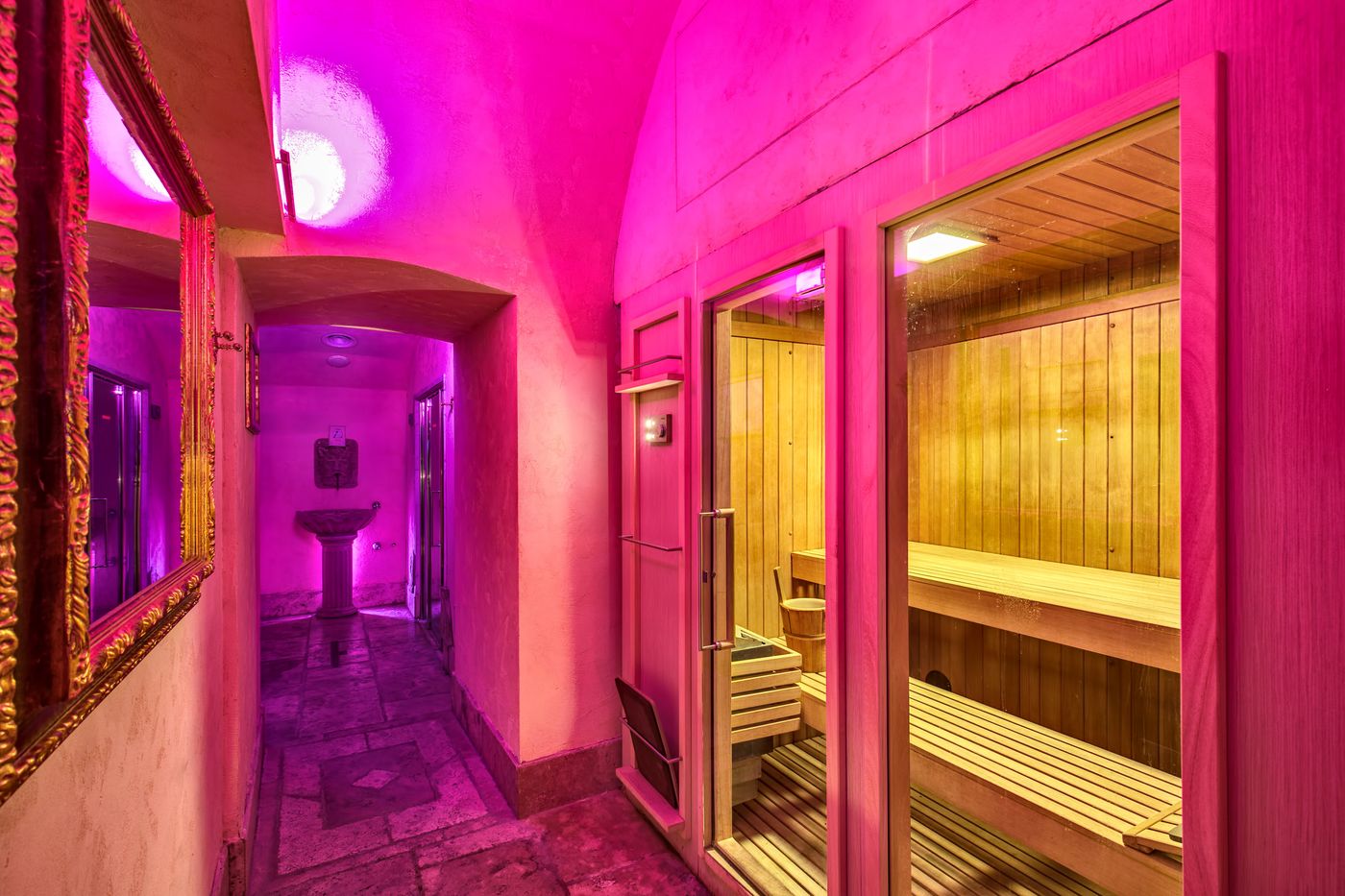Romanico-Palace-Luxury-Hotel---Spa-Sports-and-Entertainment-46