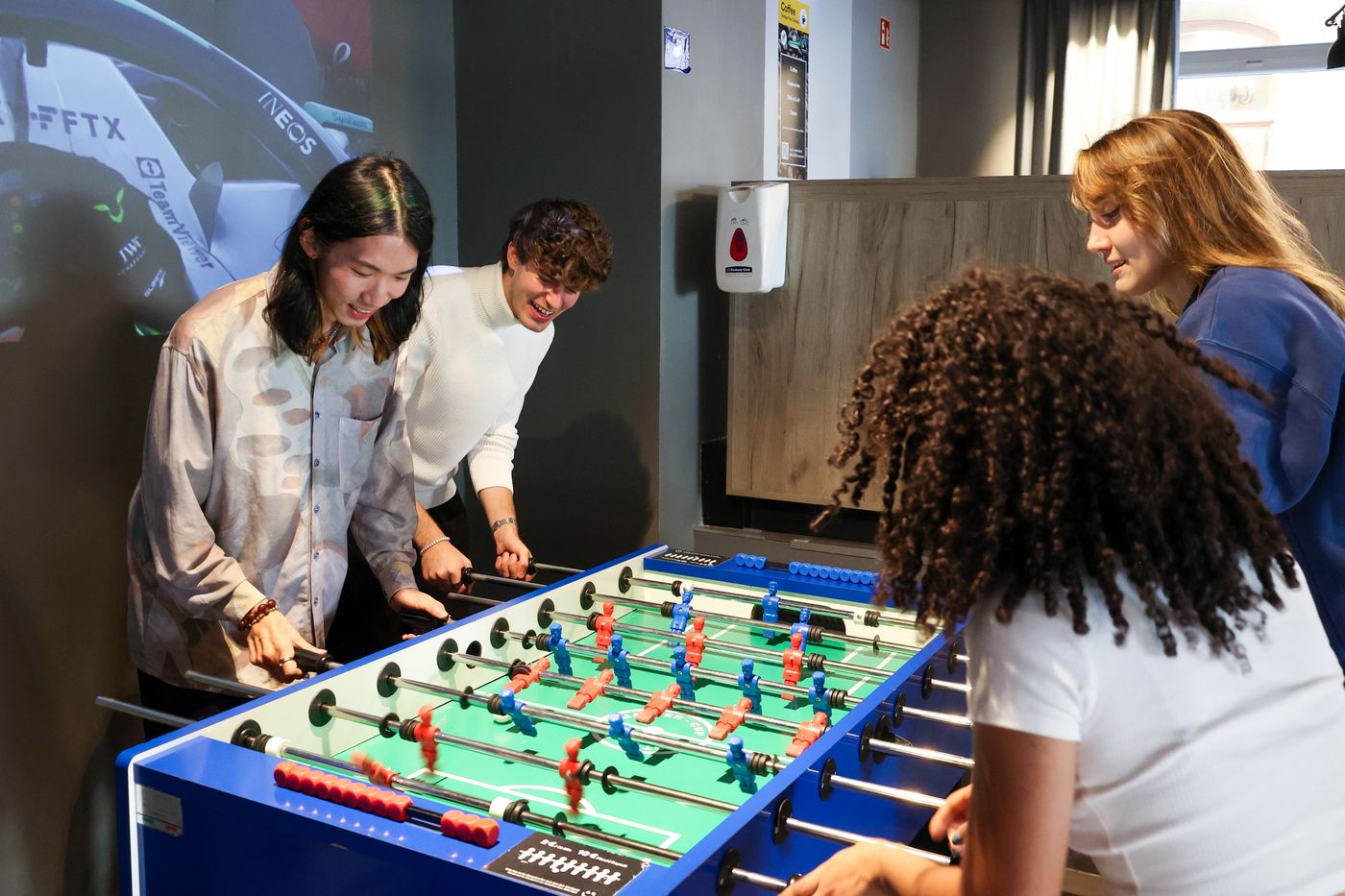 A-O-Koeln-Neumarkt-Sports-and-Entertainment-25