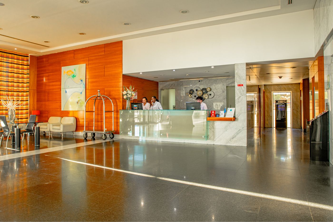 VIP-Executive-Santa-Iria-Hotel-Lobby-7