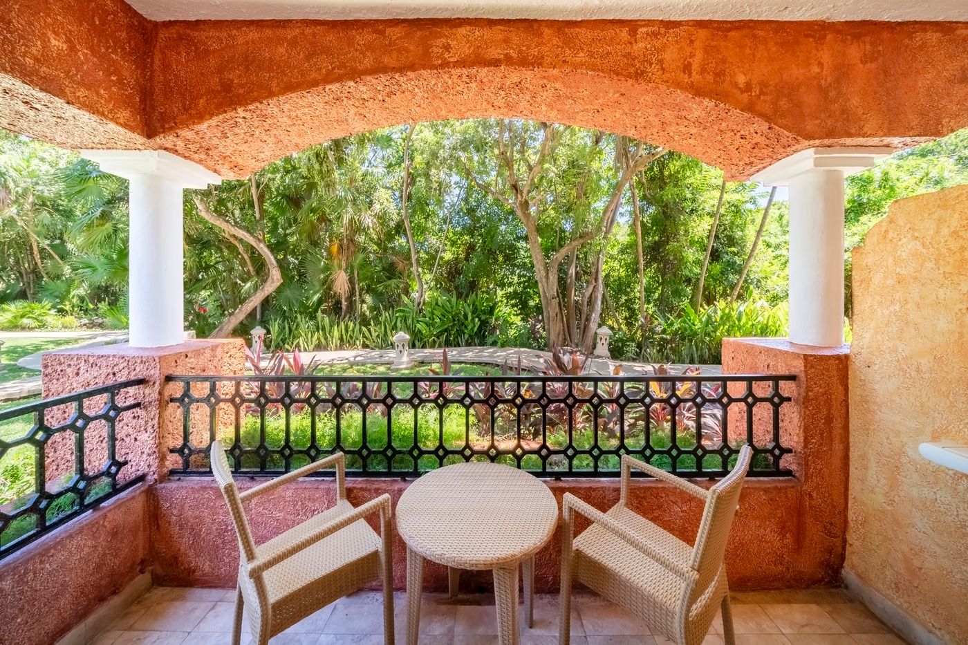 Iberostar-Waves-Paraiso-Beach-Room-18