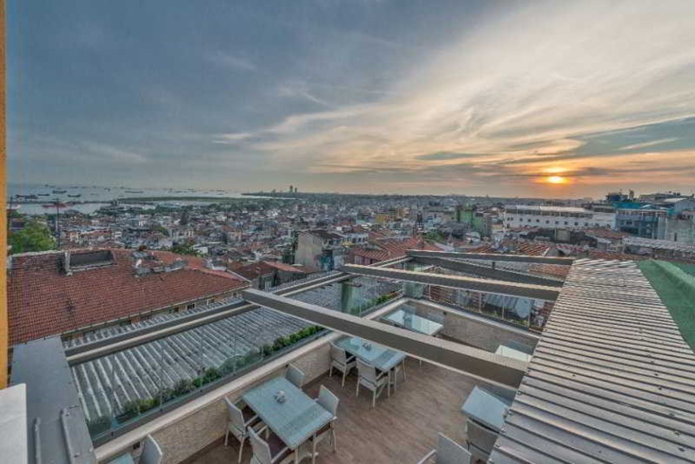 Selenay-Hotel-Terrace-6