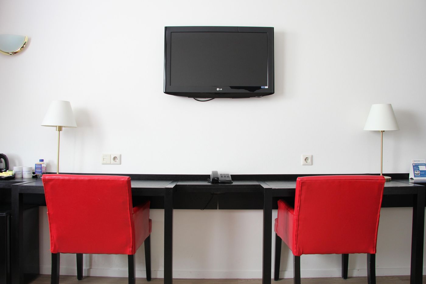 Bastion Hotel Vlaardingen-Netherlands-VLAARDINGEN-Room-6