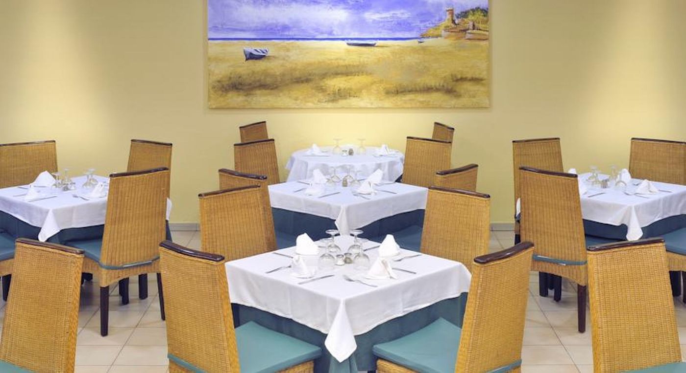 Oasis-Tossa-Restaurant-32
