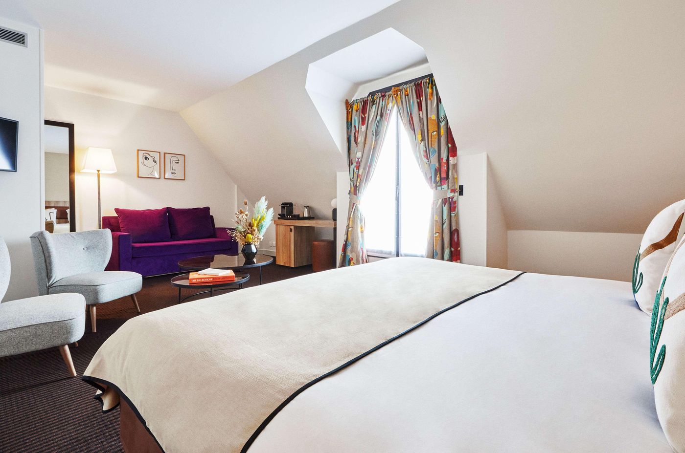 Plaza-Tour-Eiffel-Room-18