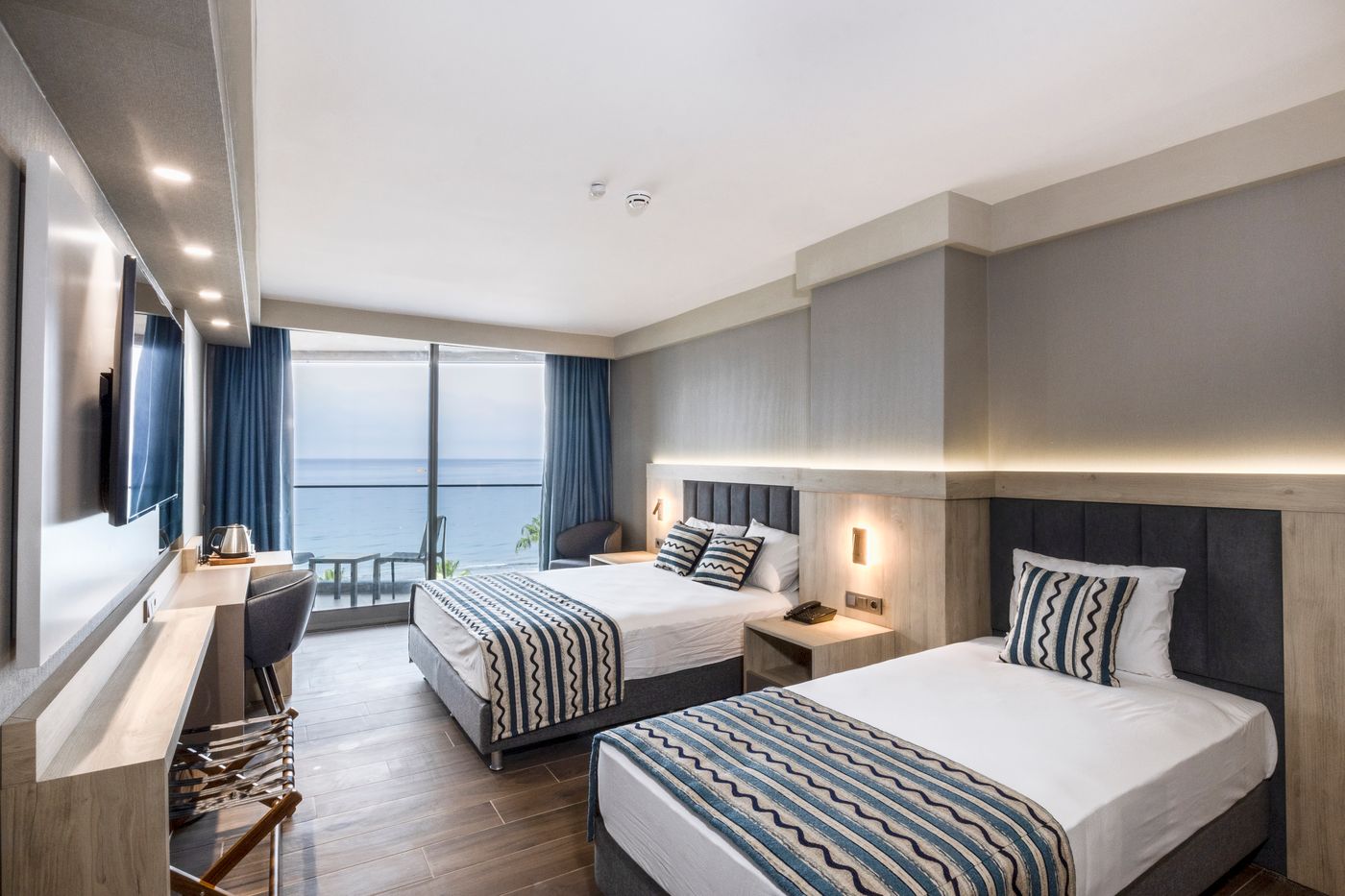 Elysee-Hotel-Room-13