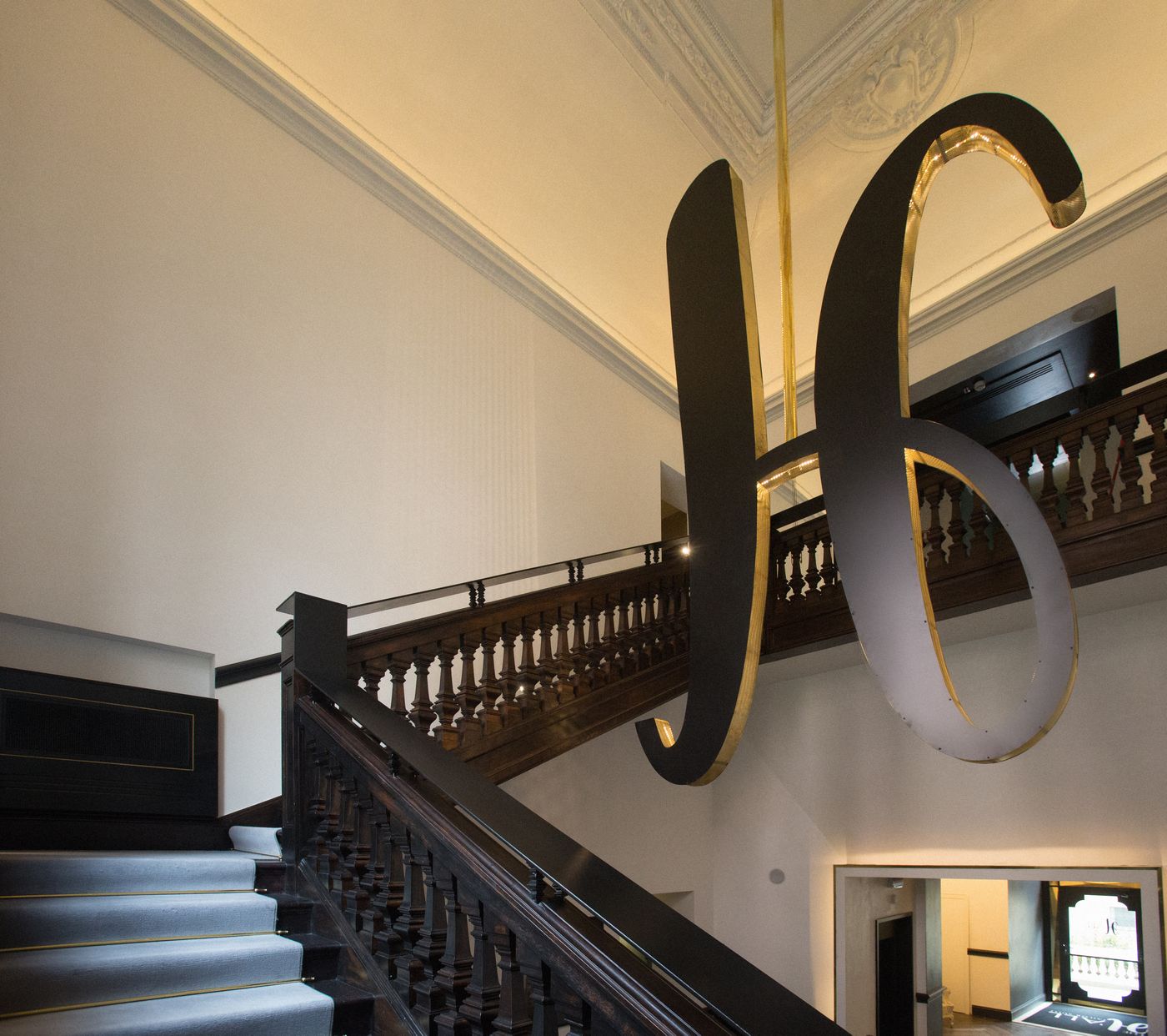 The-H-All-Tailor-Suite-Roma-Lobby-15