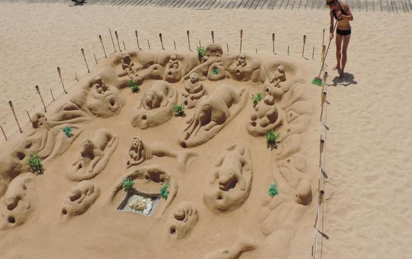 Cheerfulway-Oura-Village-Beach-9