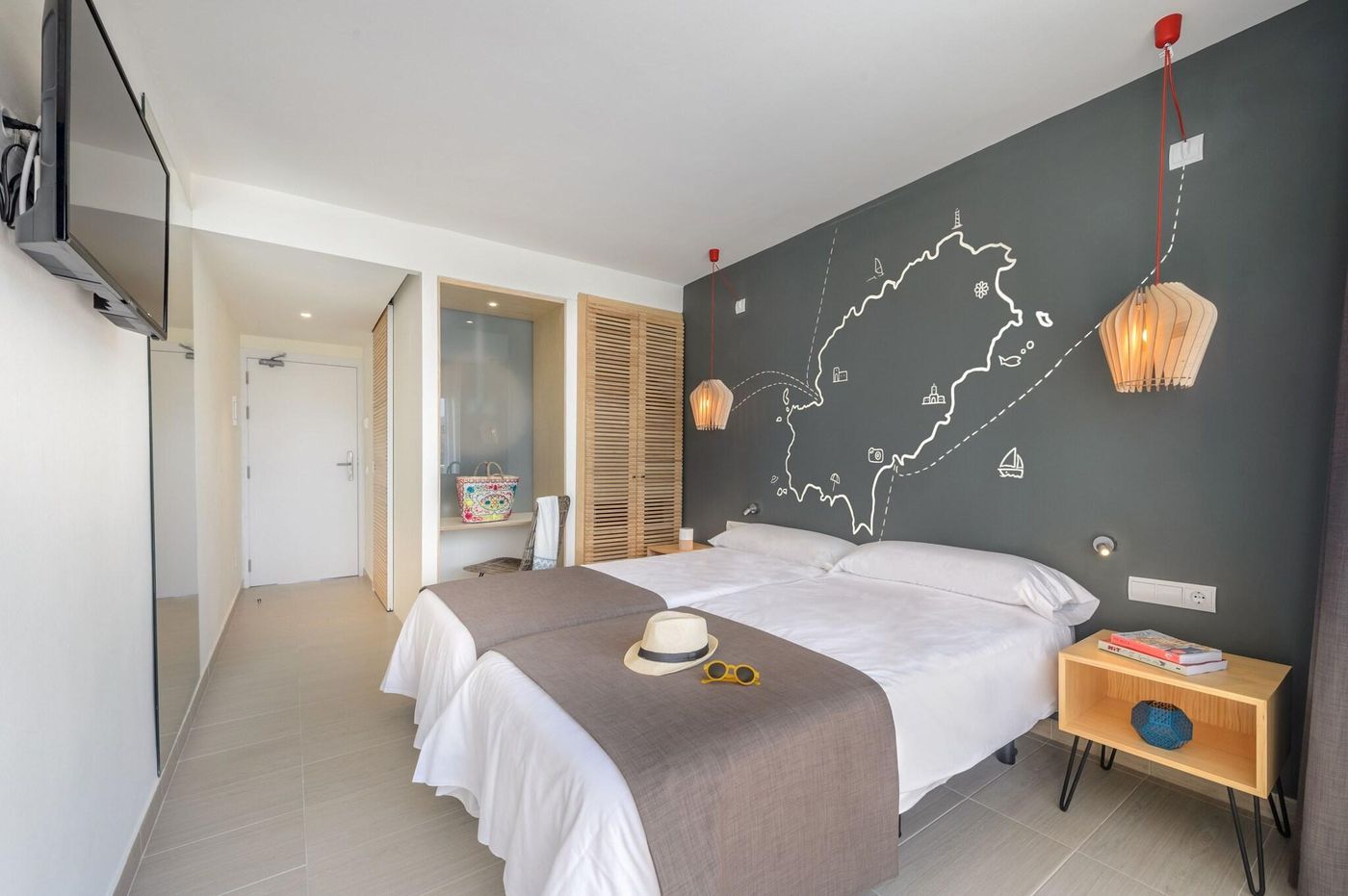 Playasol-Cala-Tarida-Room-38