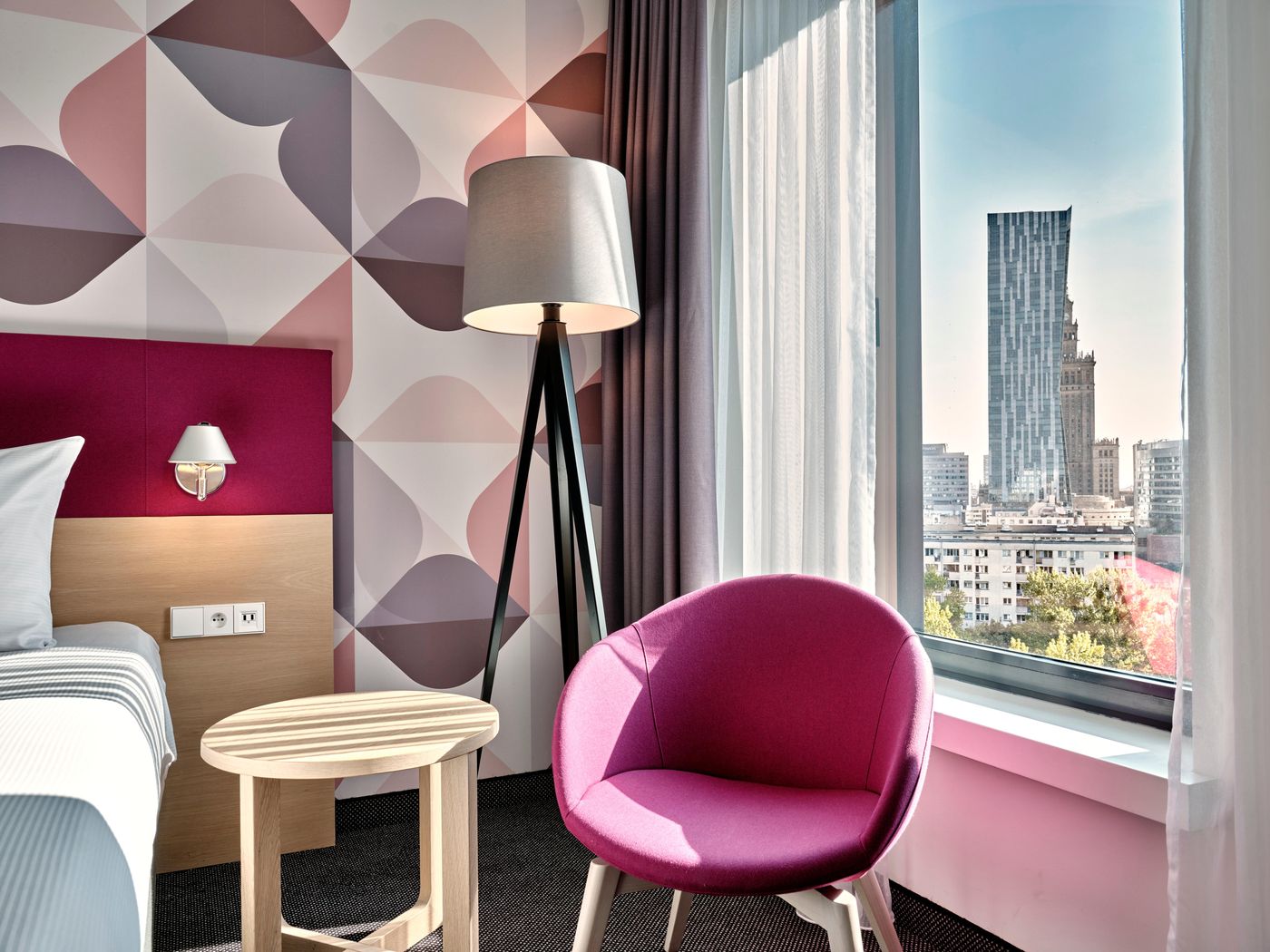 Holiday-Inn-Warsaw-City-Centre-Room-37