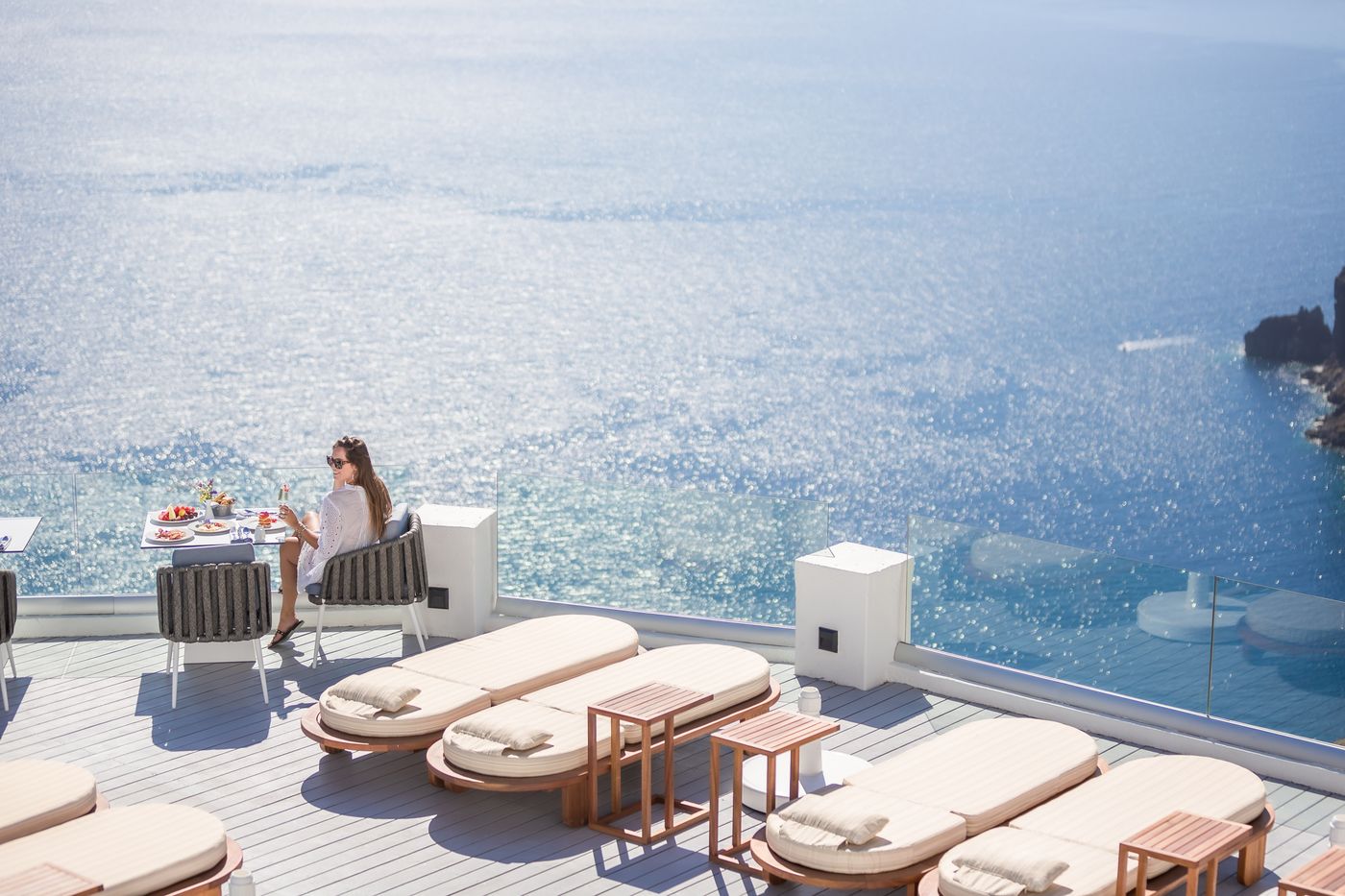 Sunrocks-Santorini---Adults-Only-Restaurant-51