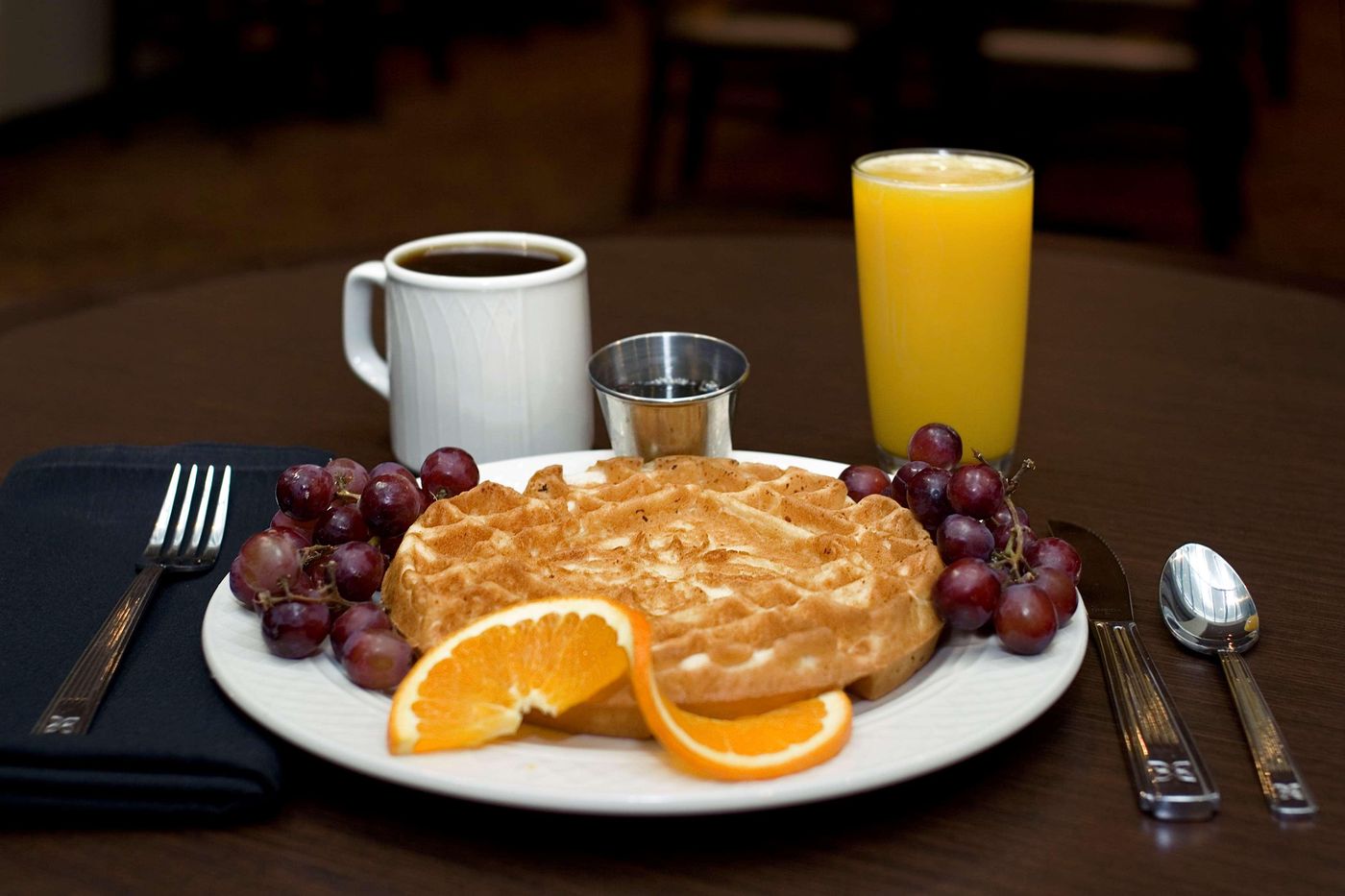 Hilton-Garden-Inn-Chelsea-Restaurant-19