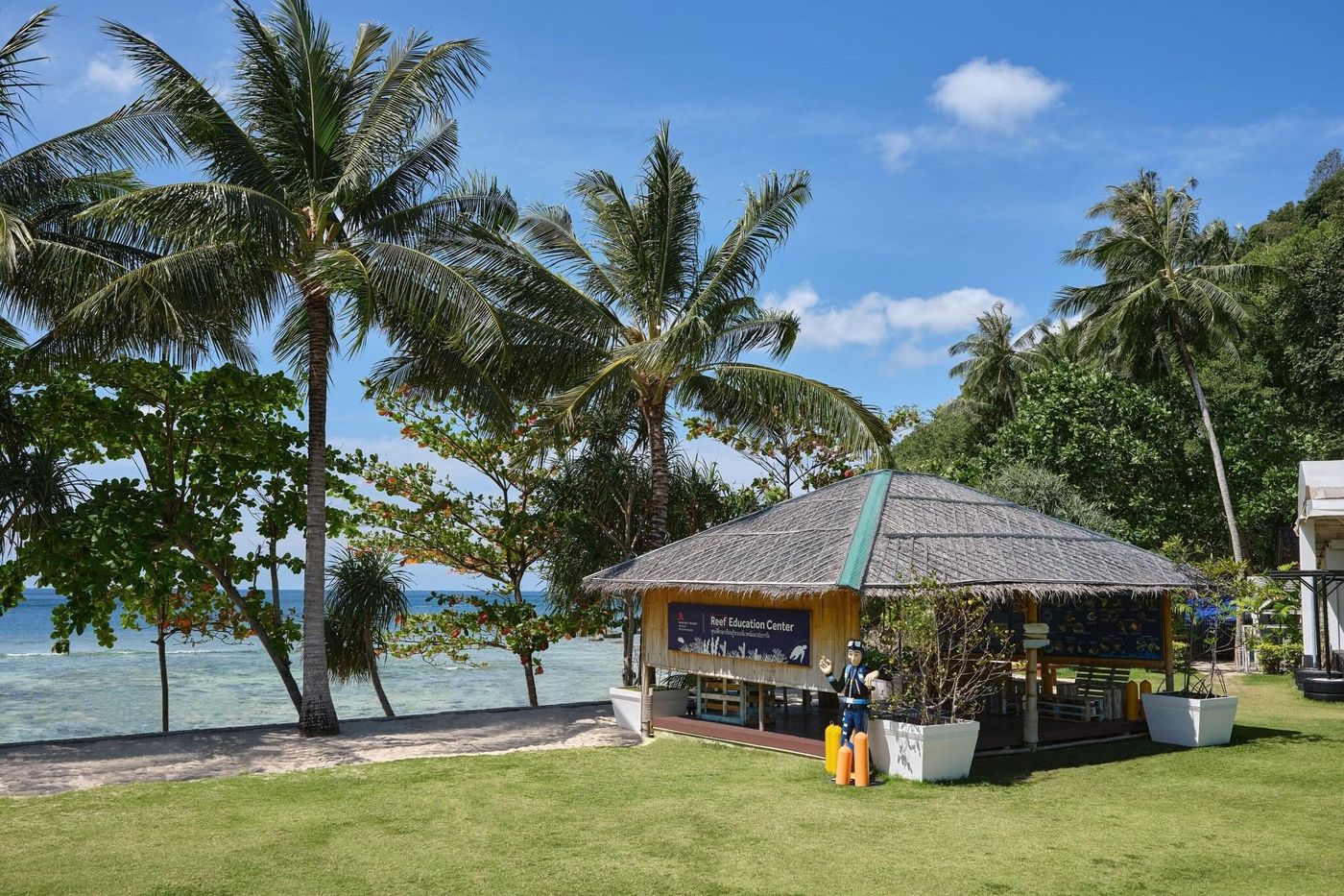 Phuket-Marriott-Resort---Spa--Merlin-Beach-General-view-15
