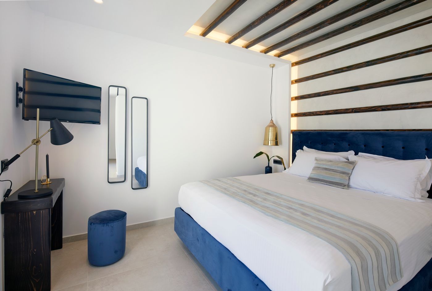 Phos-The-Boutique-Luxury-Hotel---Villas-Room-13
