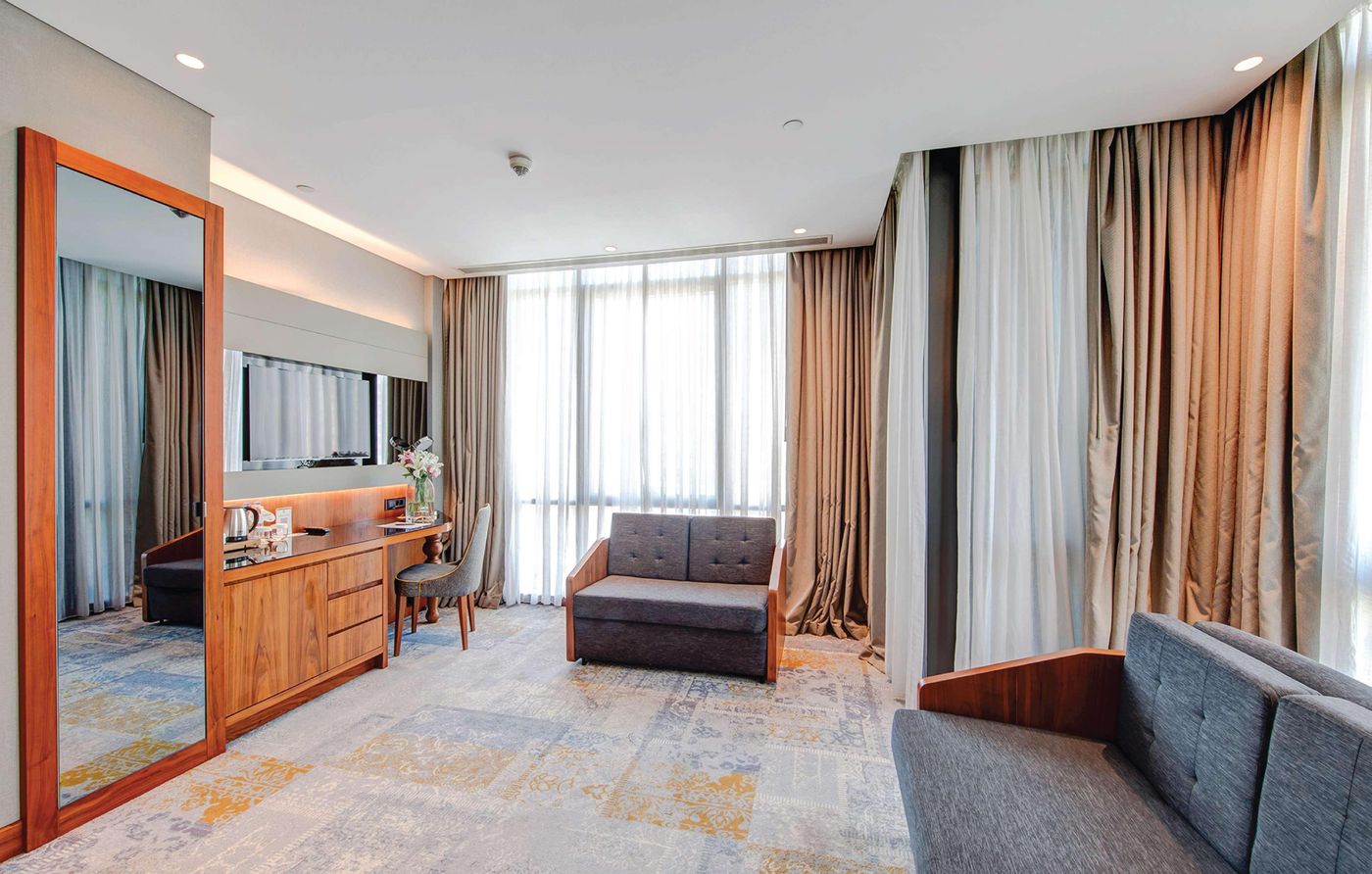 Doubletree-By-Hilton-Istanbul-Piyalepasa-Room-14