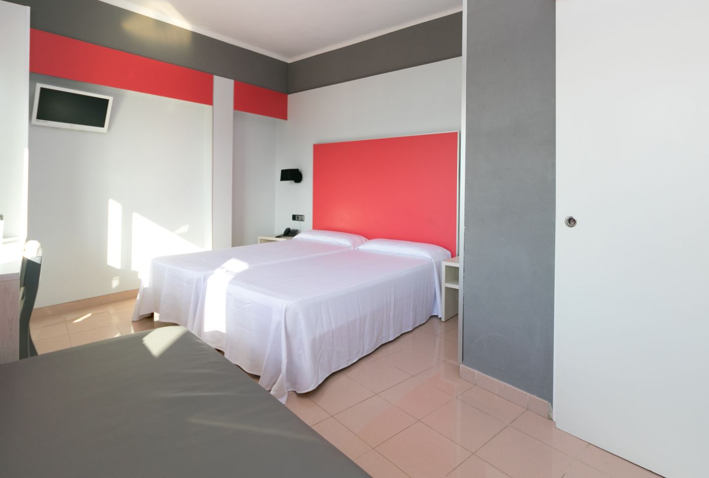 The-Red-Hotel-by-Ibiza-Feeling-Room-14