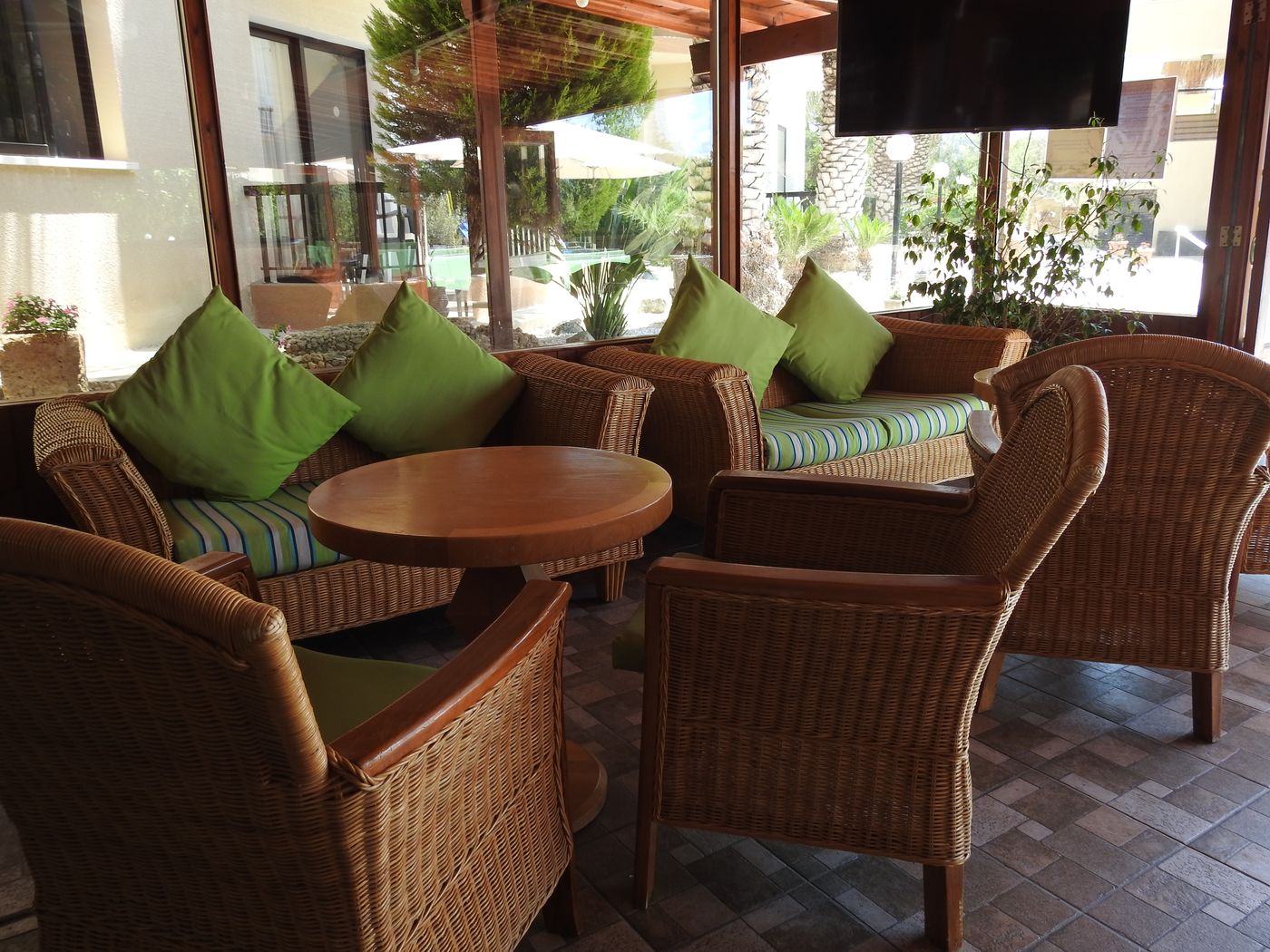 Anna-Hotel-Apartments-Bar-38