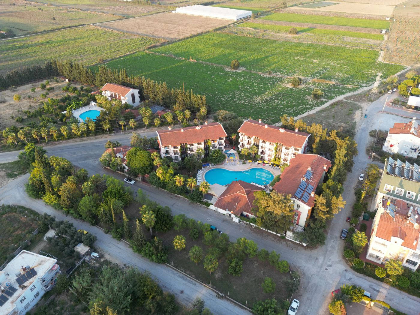    Lemas Suites Hotel Side 