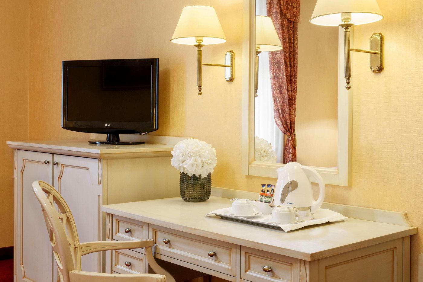 Danubius-Hotel-Astoria-City-Center-Room-12