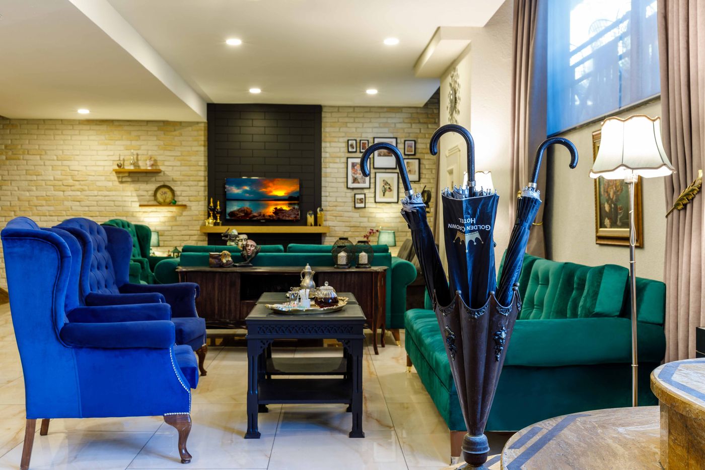 Golden-Crown-Lobby-15