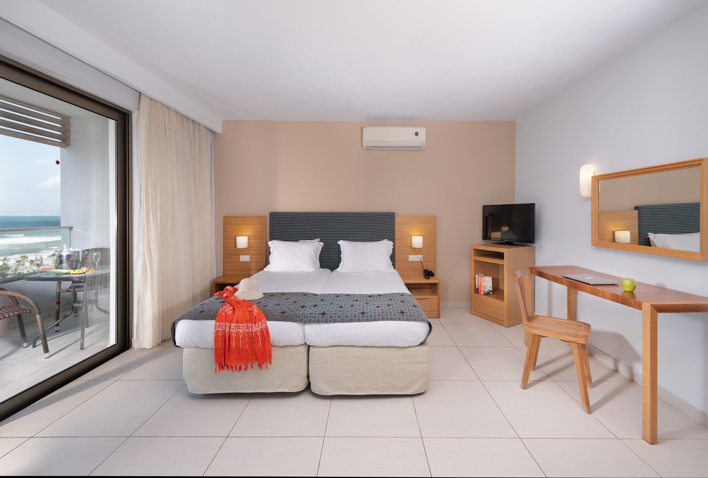 Iolida-Beach-Room-15