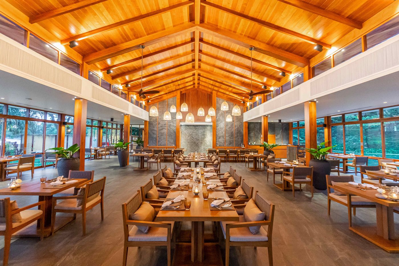 The-Surin-Phuket-Restaurant-41