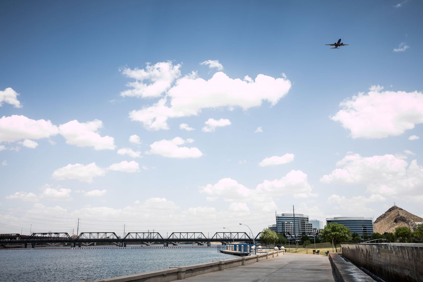 Holiday Inn & Suites Phoenix Airport an IHG Hotel-United States-PHOENIX-General view-6