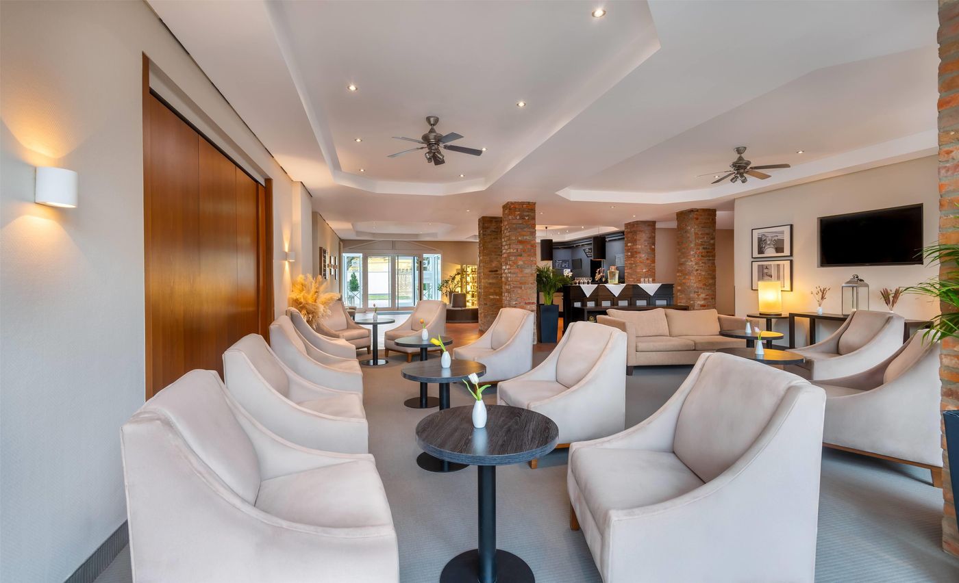 Wyndham-Garden-Potsdam-Lobby-2