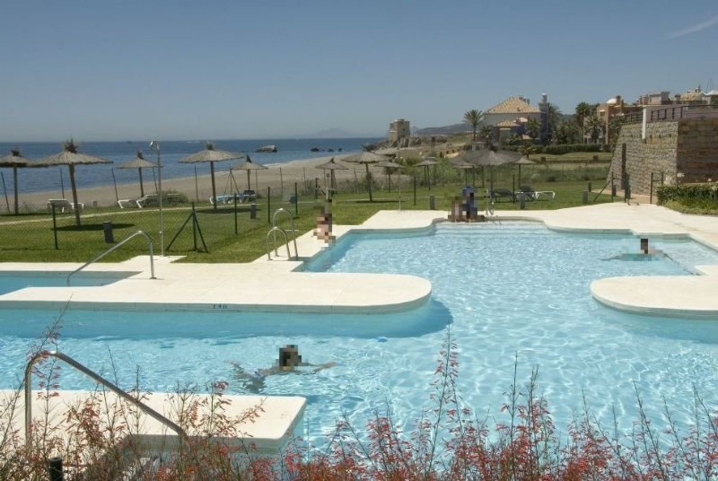 Casares-del-Mar-Luxury-Apartments-Pool-7