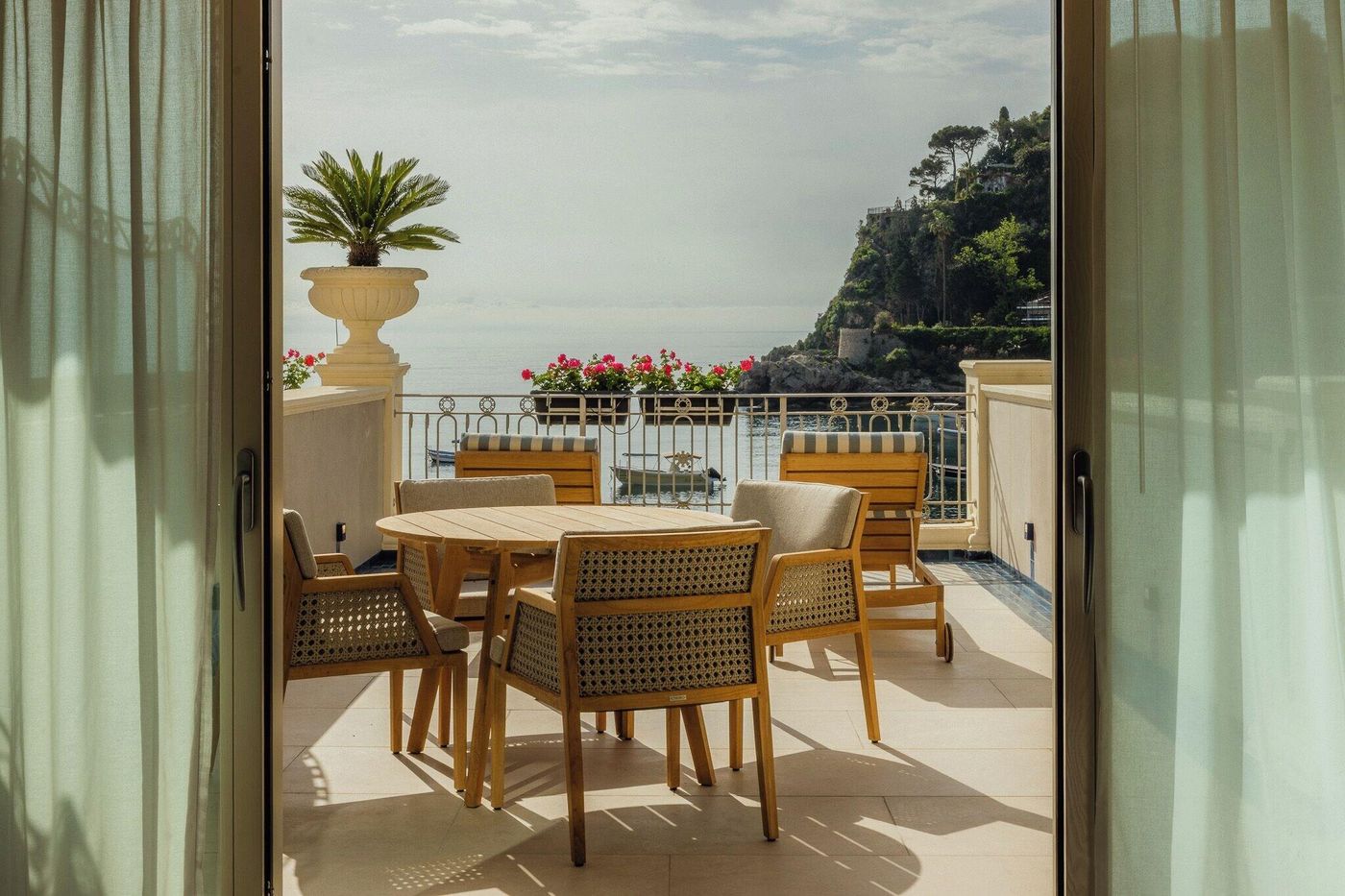 Mazzaro-Sea-Palace-Room-45