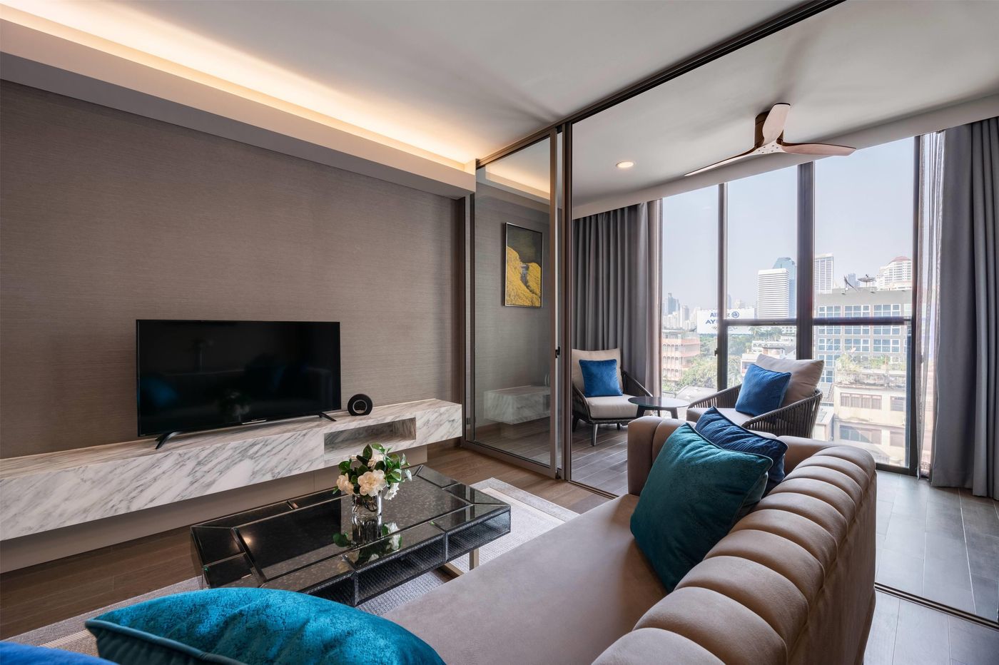 Wyndham-Bangkok-Queen-Convention-Centre-Room-33