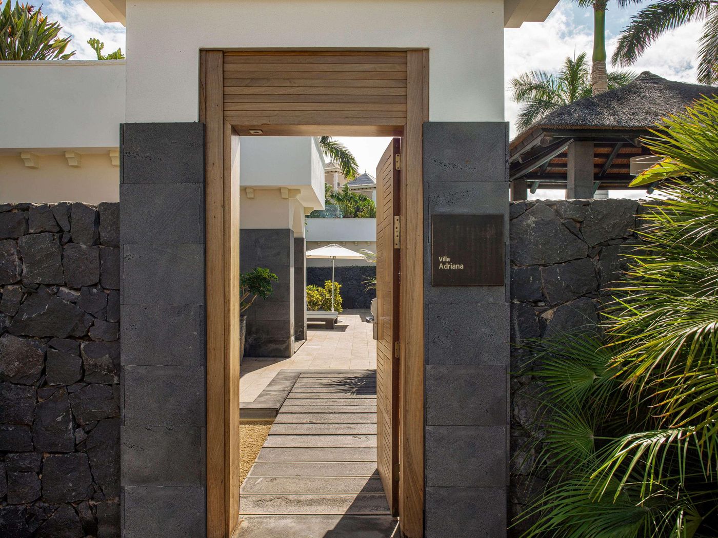 Gran-Melia-Palacio-de-Isora-Room-19