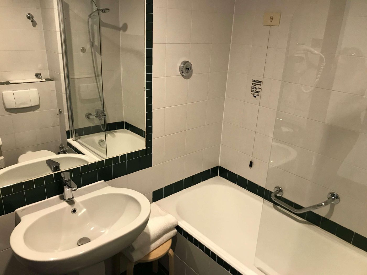 Hotel-Blaise---Francis-Room-43