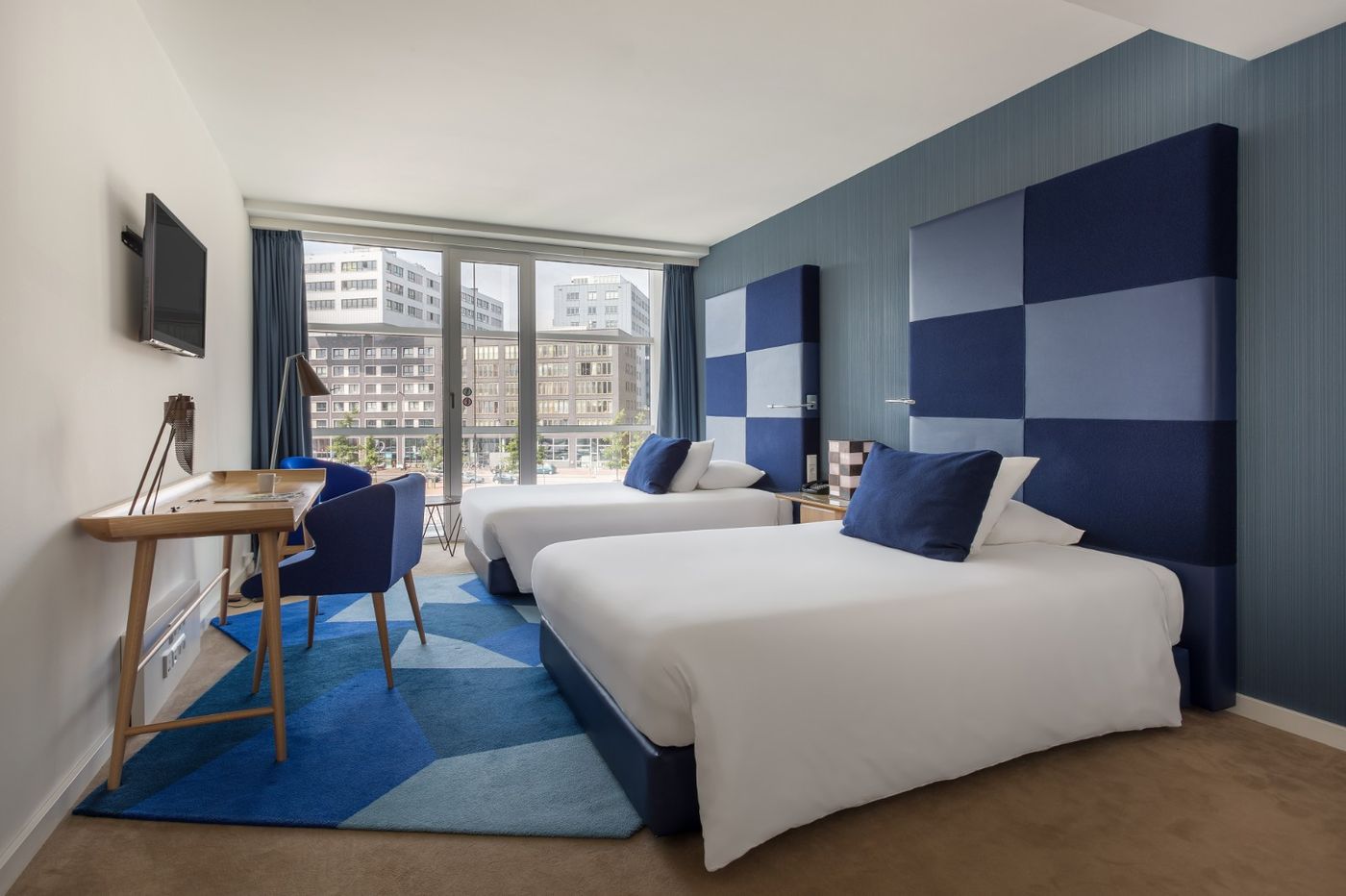 Room-Mate-Aitana-Room-10