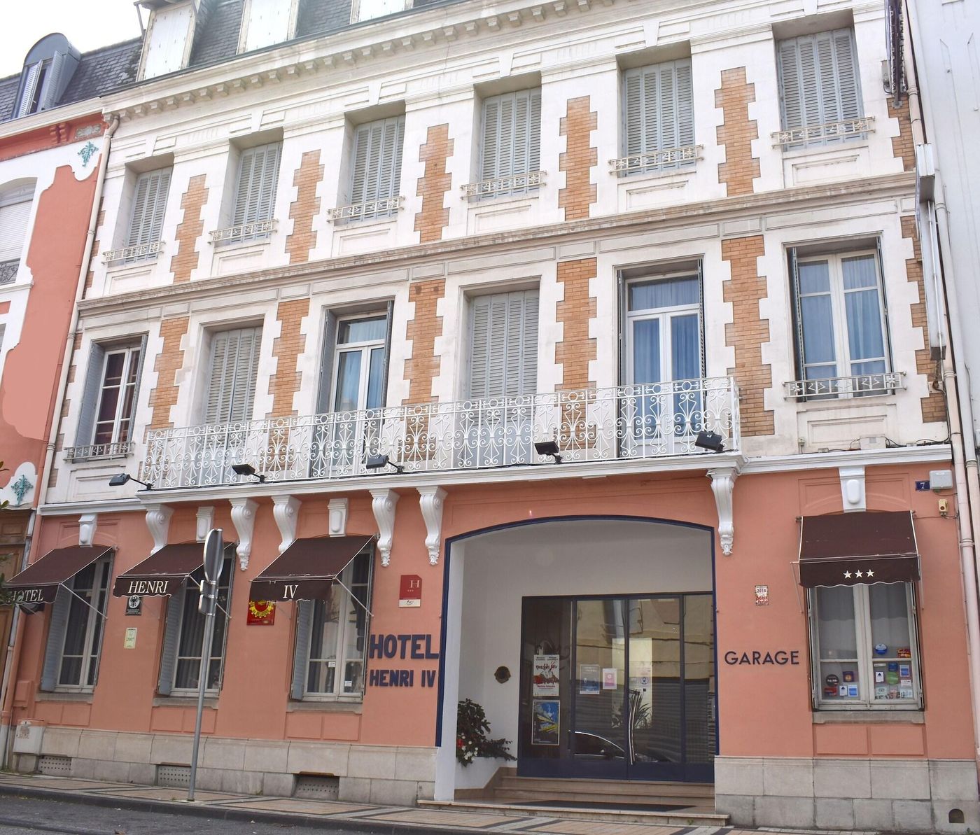 Hotel Henri Iv-France-TARBES-General view-1